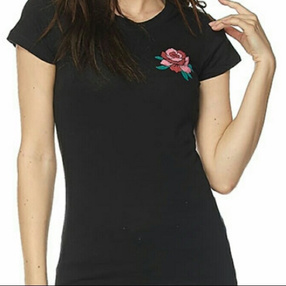 Sunny Tops - 👚Sunny: Embroidered Flower